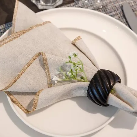 Holiday home Coastal Elegance: Beachside Retreat With Private Parking