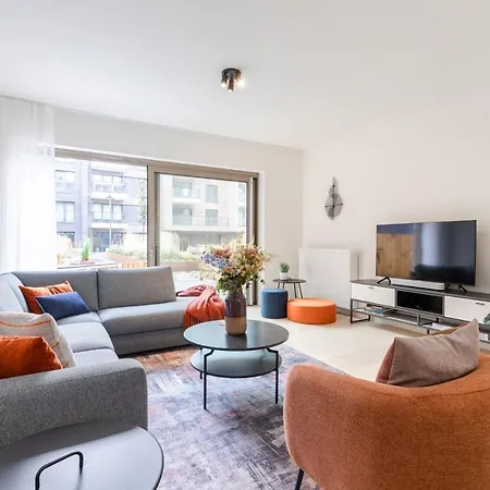 Holiday home Coastal Elegance: Beachside Retreat With Private Parking