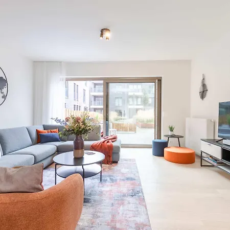 Holiday home Coastal Elegance: Beachside Retreat With Private Parking